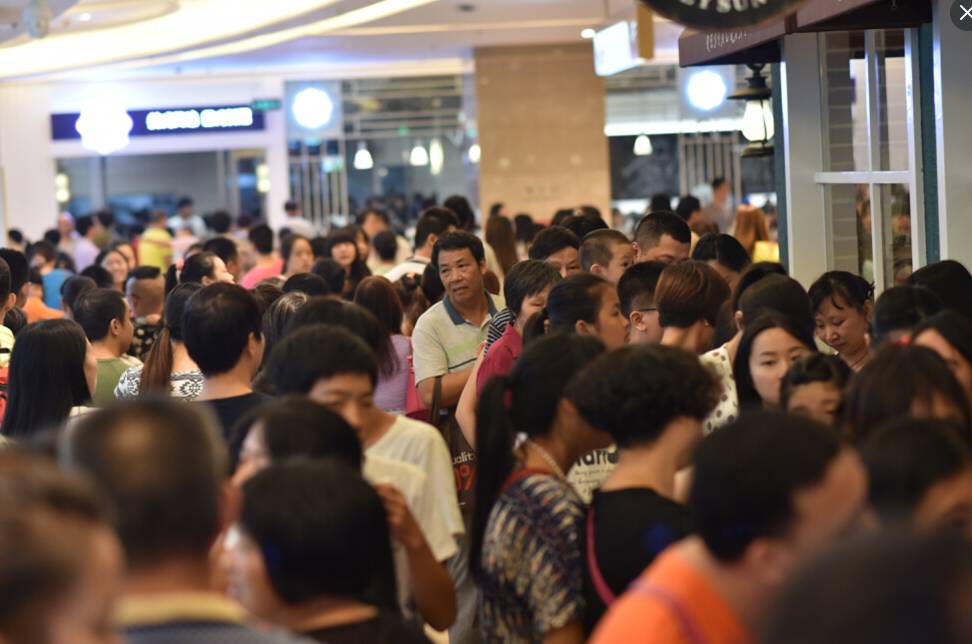 瞄准消费升级赚足人气 重庆爱琴海开业首日吸客46.6万