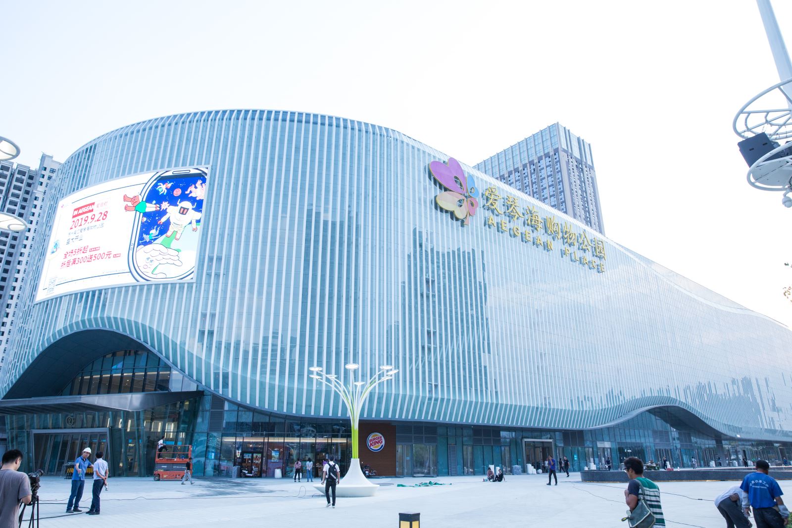 2022吴江路步行街购物,吴江路的店铺也是综合了中西...【去哪儿攻略】